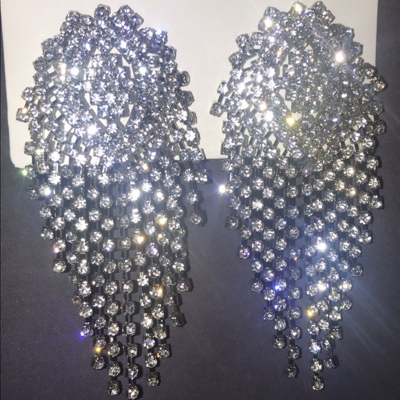 Gorgeous Rhinestone Pendant Earring - Picture 2 of 3